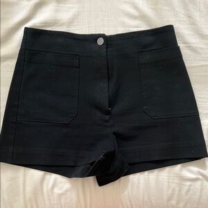 Aritzia Wilfred brand patch pocket shorts